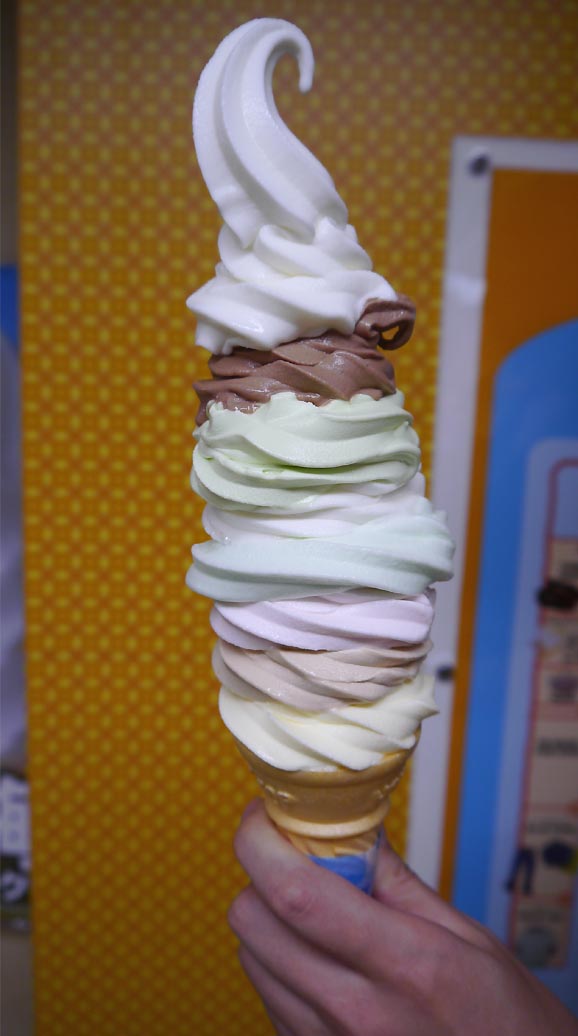 In Nakano Broadway, Giant Soft Serve Ice Cream Eats You! | SoraNews24