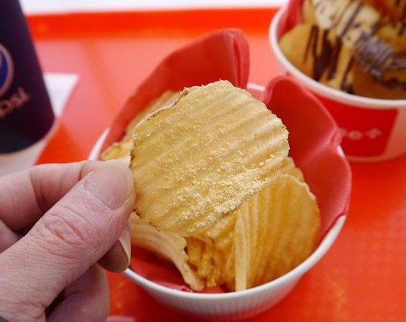 Calbee Plus Store Opens in Harajuku, Offers Hot Potato Chips Straight From The Fryer!