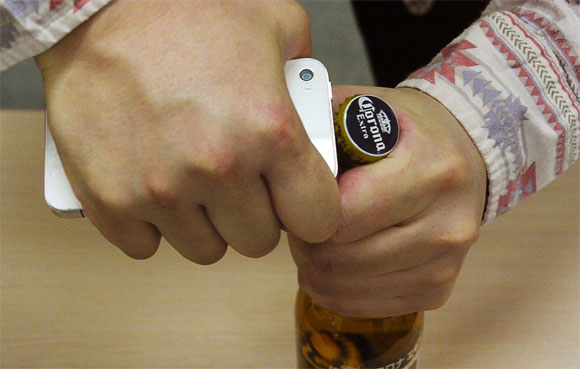 How To Open A Beer With Your Iphone Soranews24 Japan News