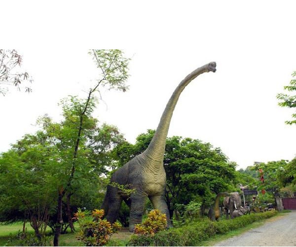 Child’s Birthday Coming Up?  Why Not Get Them a Life-Sized Brachiosaurus?