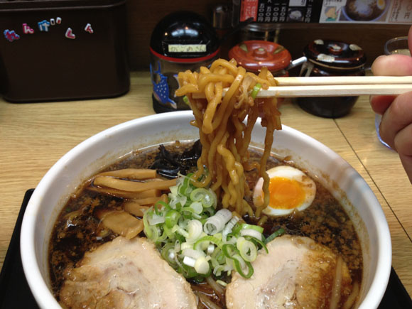 Nocturnal Ramen Shop in Sapporo, So Yummy That People Line Up For it in the Middle of the Night!