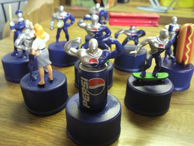 Mini Figure Bottle Cap Pepsi Pepsiman Stepped on Gum 