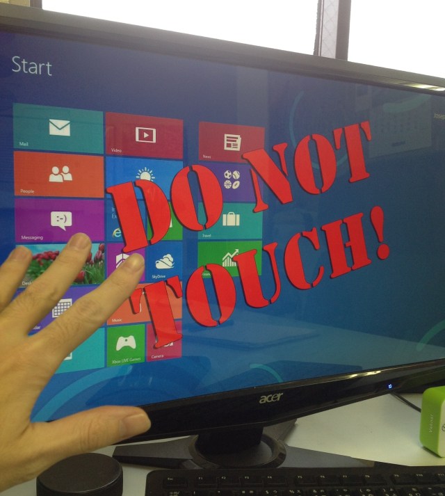 Japanese Windows 8 Promotion Misleads Many to Think their Monitor will Magically Become Touch Screens