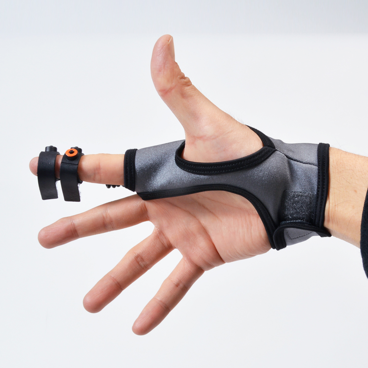 Control Your Computer With a Flick of The Wrist Using “Gesture Glove