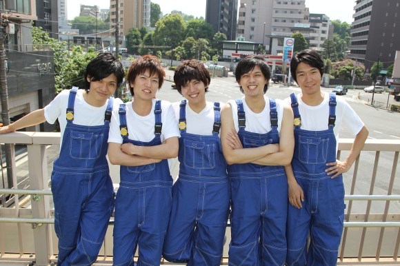 No Time for Cleaning? Japan’s “Hot Cleaning Guys” Will Take Care of it For You!