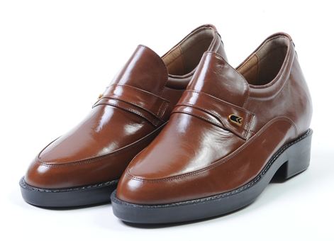Shoes for Shorties: Japan Develops Business Shoes for Men that Add an Extra 7cm