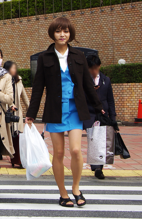 Seven Things Our Male Reporter Realized After Wearing a Miniskirt8
