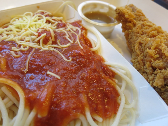 We Try a “One-Piece Chicken McDo With McSpaghetti” at McDonald’s in the Philippines