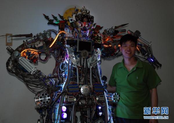 ‘He Ain’t Ugly, He’s My Robot’ – Creative Use of Garbage in China Results in One Man’s Robo Pal