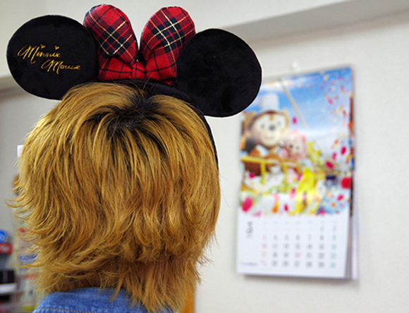 Tokyo Disneyland momentarily restricts park patrons from posting their pictures online