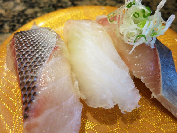 We visit “the best conveyor belt sushi restaurant in Japan”