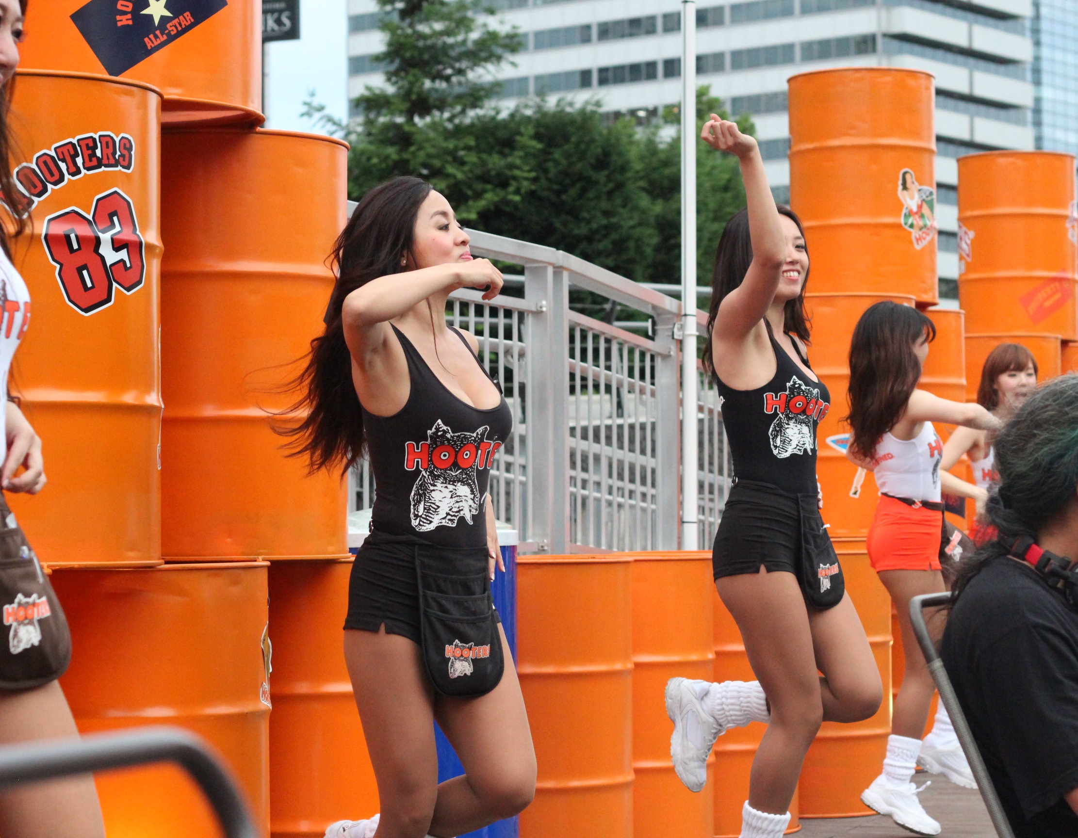 Hooters タンクトップとショーツセット Amazon.co.jp: Ripple Junction Hooters Girls' Iconic Waitress