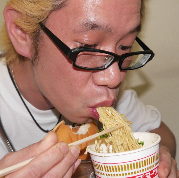 Keep your eyes on the noodles as you slurp.