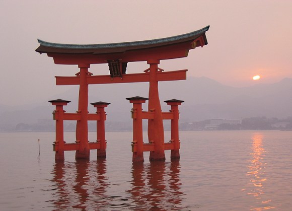 4. Itsukushima Shrine