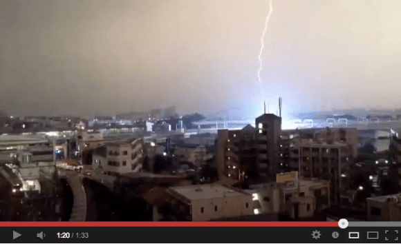 Lightning strikes moving train in Japan 