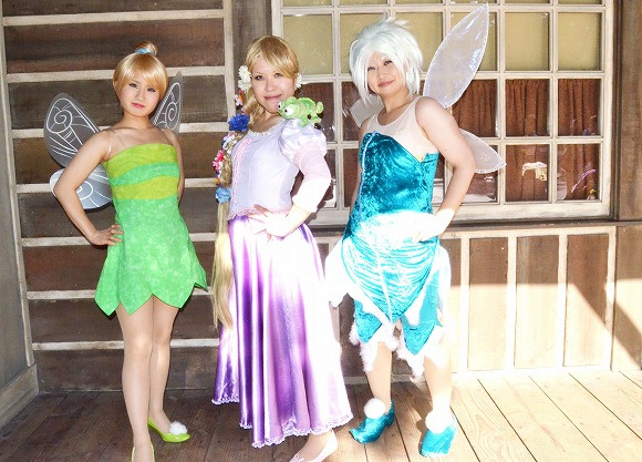 The awesome outfits of cosplayers at Tokyo Disneyland12