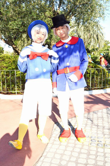 The awesome outfits of cosplayers at Tokyo Disneyland17
