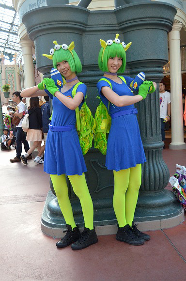 The awesome outfits of cosplayers at Tokyo Disneyland9