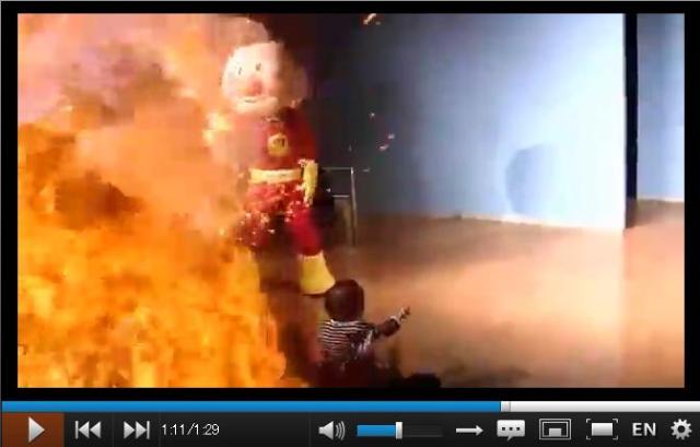 Anpanman attacks unsuspecting crowd with Gundam lasers during live show