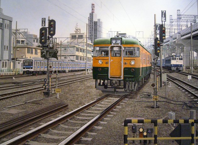 Handicapped man draws beautiful and detailed trains entirely from ...