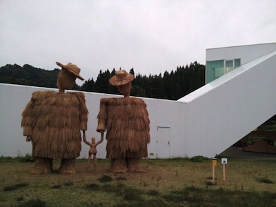 The giant straw sculptures of Japan 11