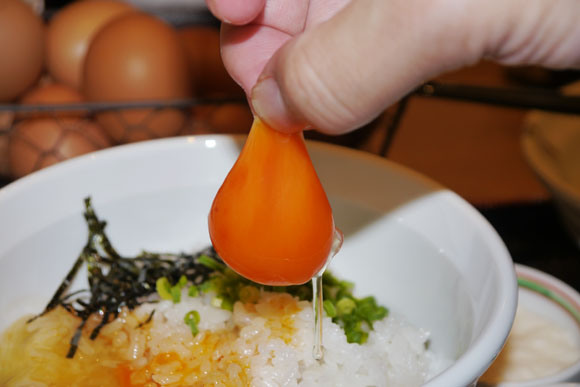 We try Akane Farm’s Pinching Eggs with yolks so thick you can pick them up