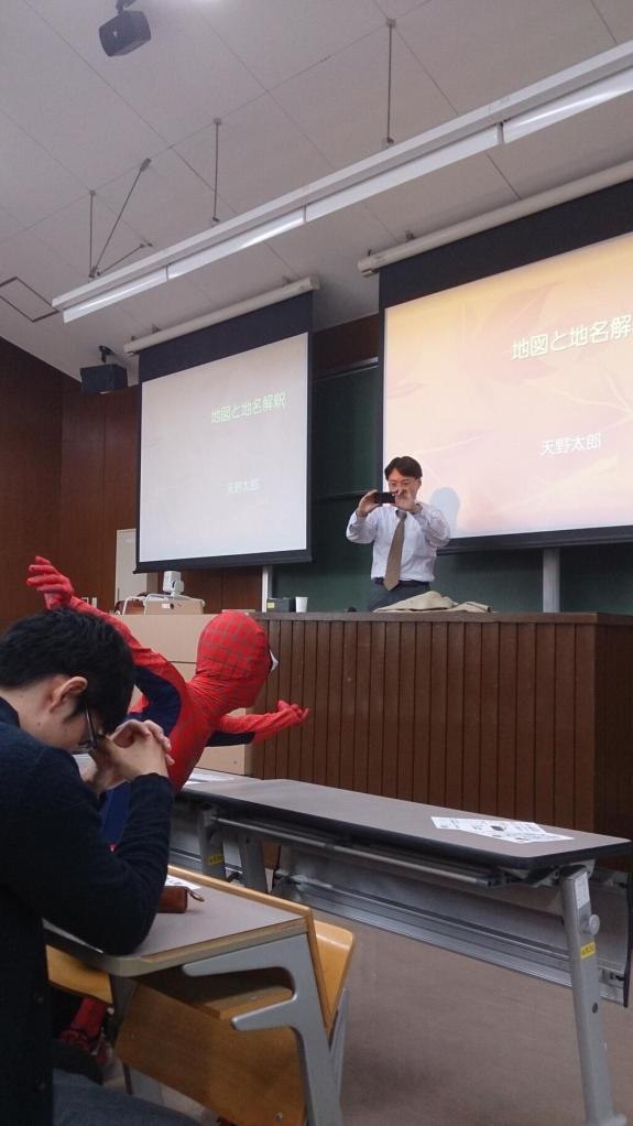 Spiderman comes to class at Tokyo University2