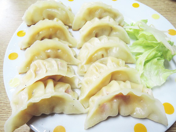 We try some “First Love” flavored gyoza in Tochigi’s “Gyoza Town”