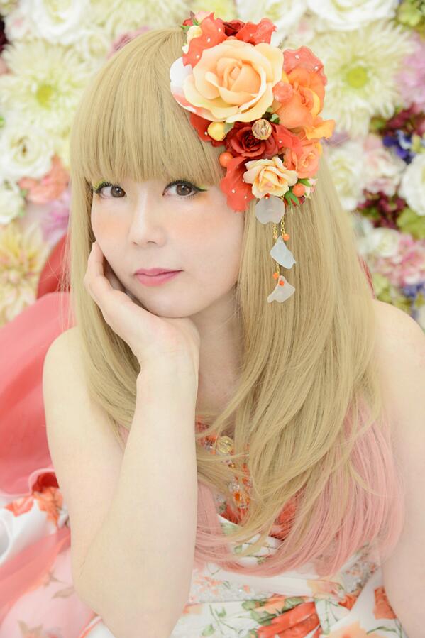 Professional cosplayer turns talents on 54yearold mother, awesomeness