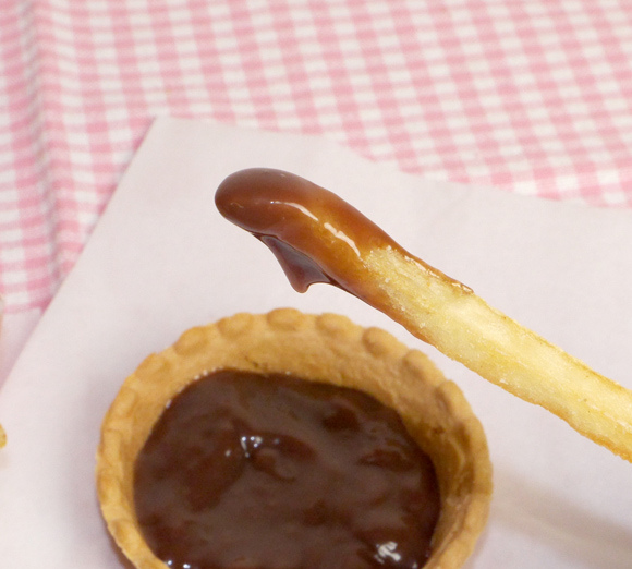 french fries and chocolate sauce5