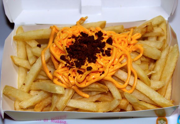 We try McDonald’s Japan’s new “Classic Fries with Cheese”