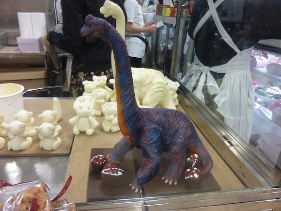 From delicate nibbles to edible dinosaurs – It’s chocolate madness at the Salon du Chocolat Tokyo
