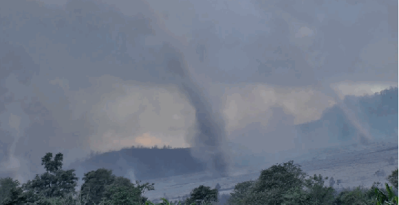 Volcano Spawns Terrifying Tornado-Like Twisters [GIFS]3