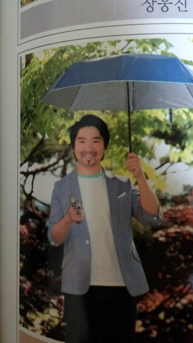 Korean high schools allow “anything goes” yearbook photos, with(02)