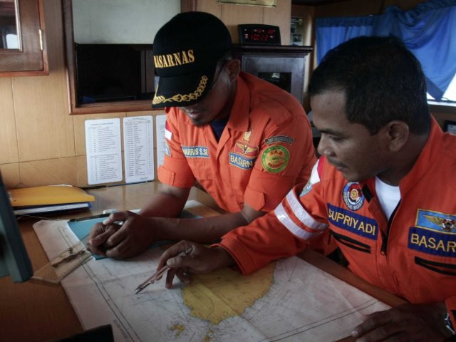 What pilots think about the crazy new theory that the missing Malaysia jet used another jet to hide