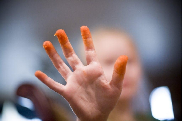 cheeto hands