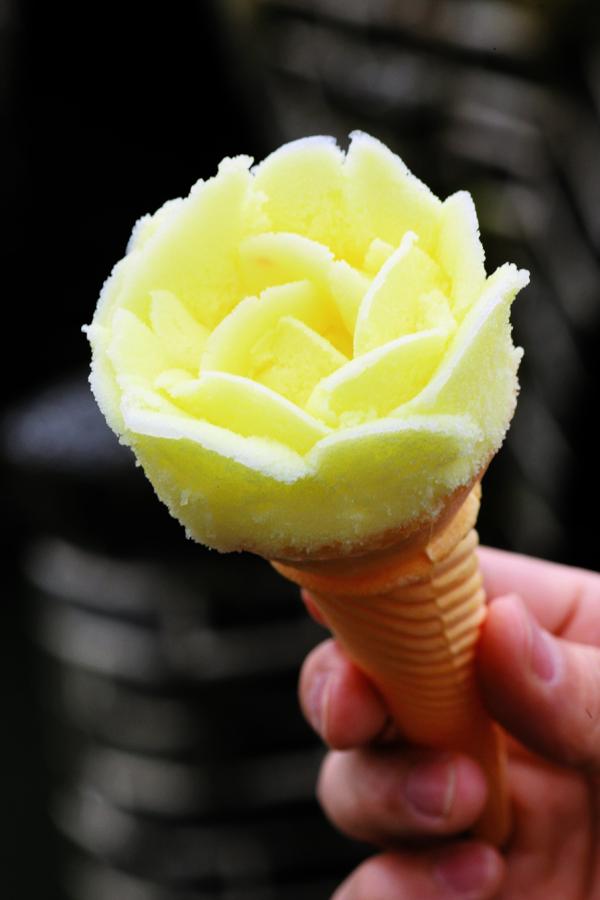 Chirin-chirin ice cream: The frozen treat that sounds like a bell and looks like a rose