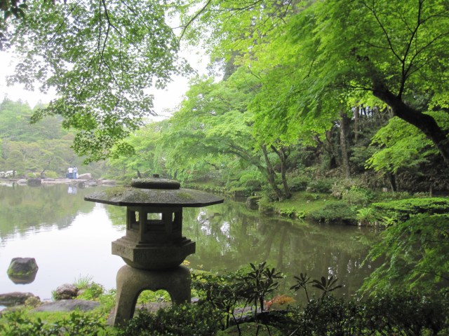 These beautiful temple gardens are…15 minutes from Narita Airport?!