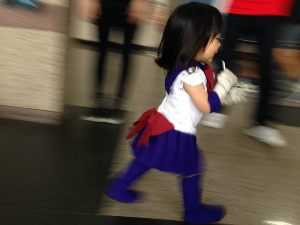 Adorable tiny cosplayer puts one point in the “Sailor Moon is for kids