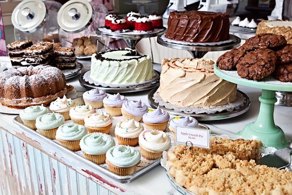 It’s sweet cupcake heaven — Magnolia Bakery opens very first shop in Japan to huge crowds!