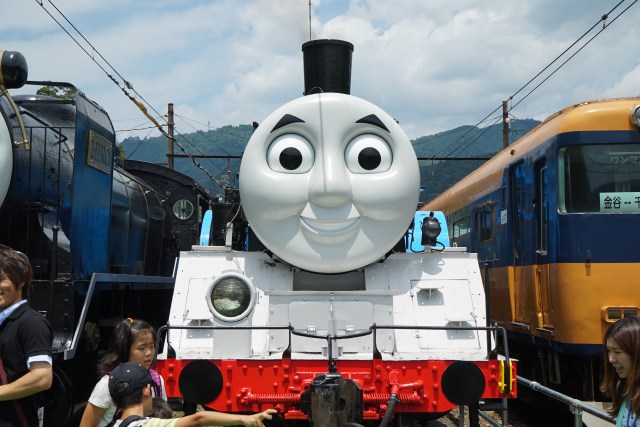 We travel to Shizuoka to come face to face with the real-life Thomas the Tank Engine locomotive!