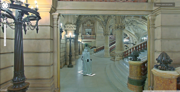 Google's Street View cameras are taking spooky selfies in museums around the world3
