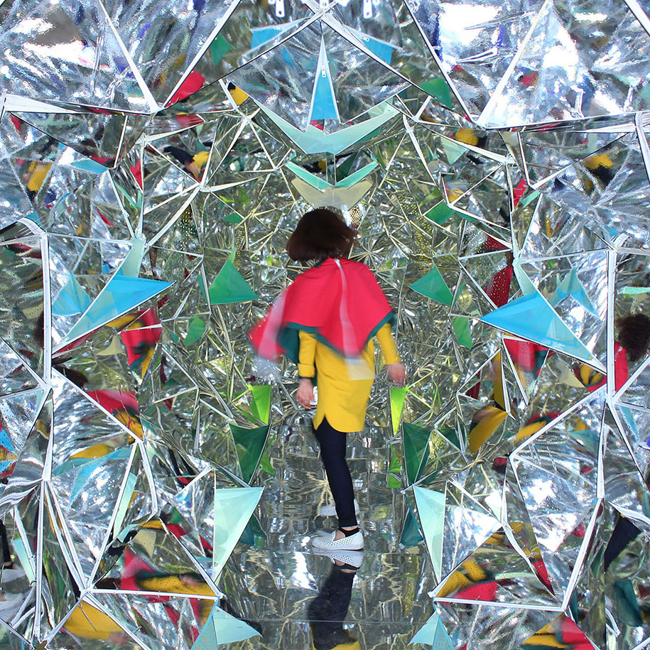 Step into a different dimension in this breathtaking life-sized