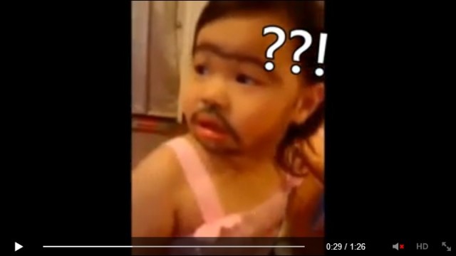 Little girl gets a makeover but doesn’t like what she sees, Mum can’t contain her laughter【Video】