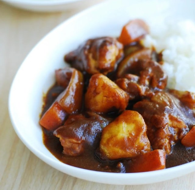 Can’t get curry in your belly without getting it on your clothes? Kill the stain with the sun