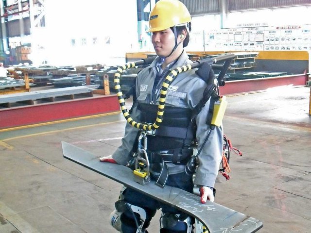 South Korean shipyard workers wear robo-suits for super-strength