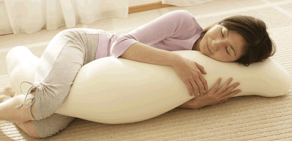 Three reasons to sleep with a huggy pillow (that have nothing to do with an anime crush)