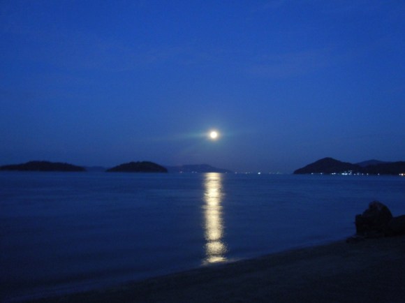 full moon sotoazami beach