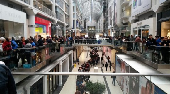 heres-what-torontos-eaton-centre-looked-like-this-morning