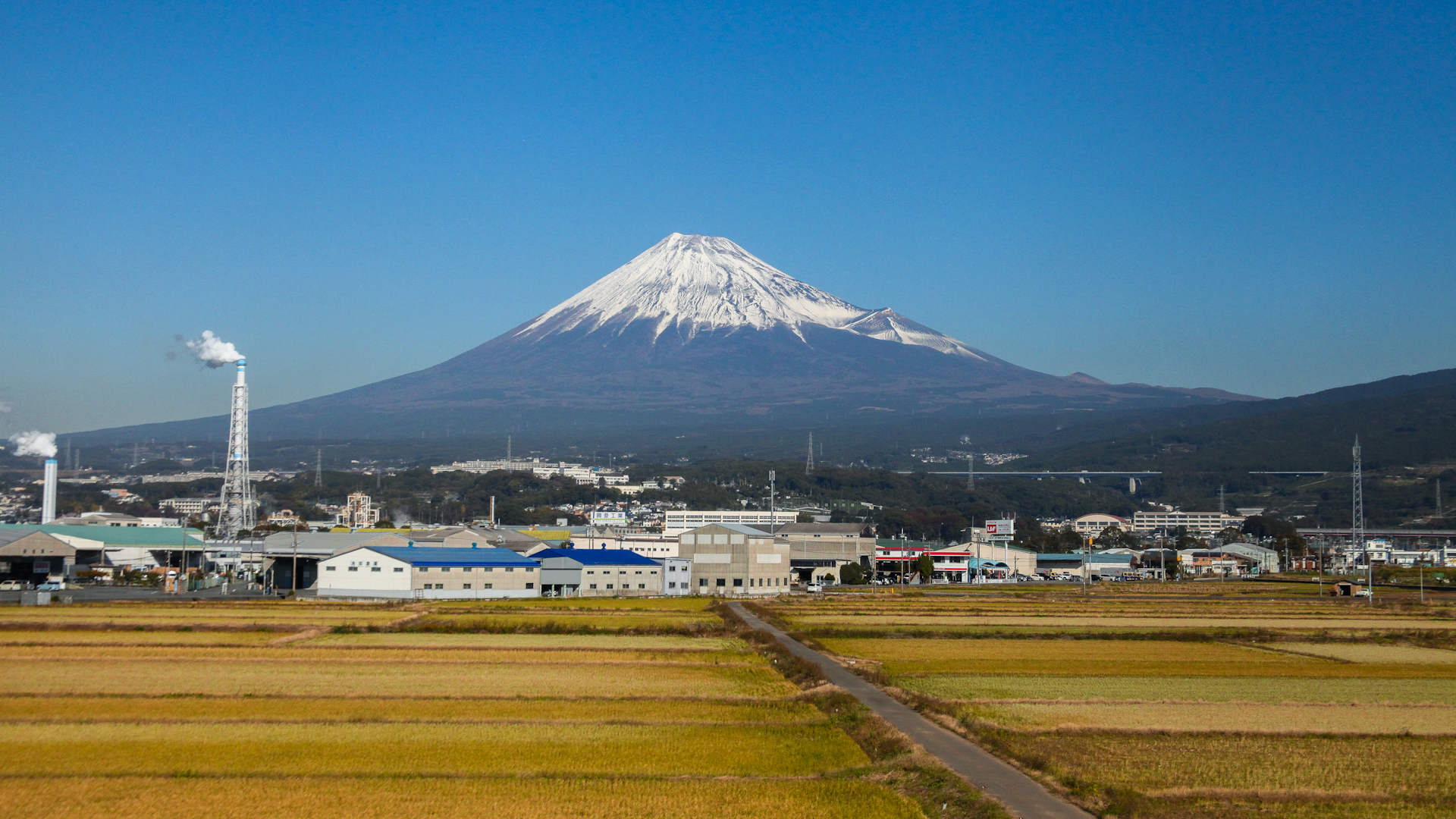 Robert Lichtenauer - Mount Fuji from the Shinkansen
